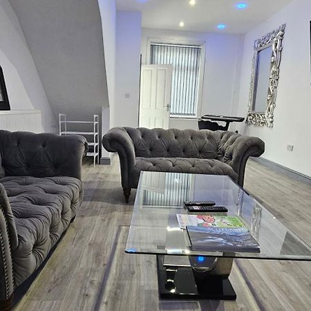 Luxury Four Bedroom House Брадфорд Экстерьер фото